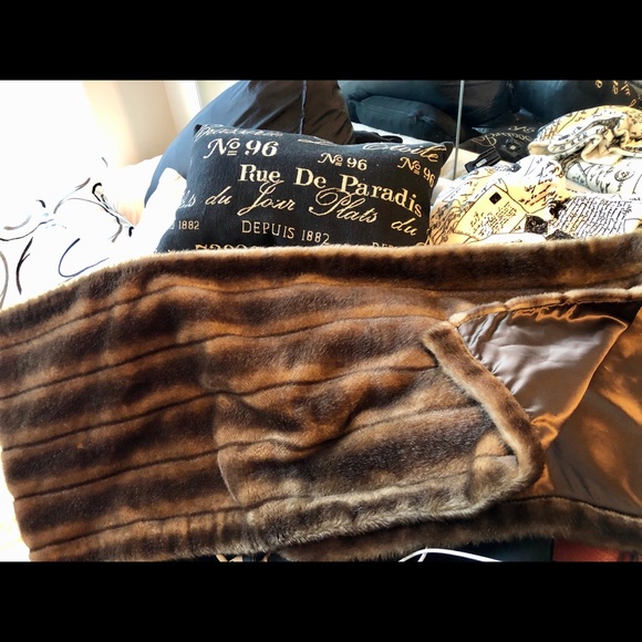 Fancy Warm Shawl - Picture 5 of 6